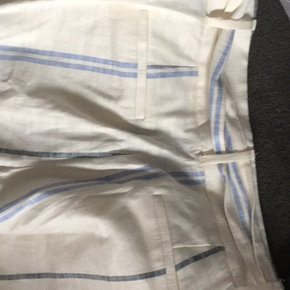 Ann Taylor cotton and spandex pant - Picture 3 of 3